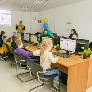 Новый класс в развлекательном центре города Томска! Скоро открытие! - Школа программирования для детей, компьютерные курсы для школьников, начинающих и подростков - KIBERone г. Мирный
